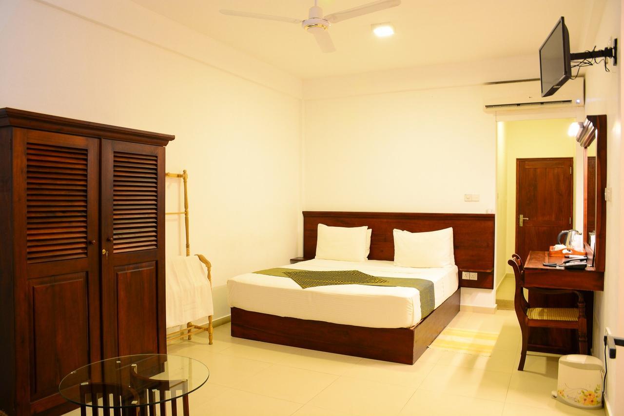 Ranmal Beach Hotel Hikkaduwa Ngoại thất bức ảnh