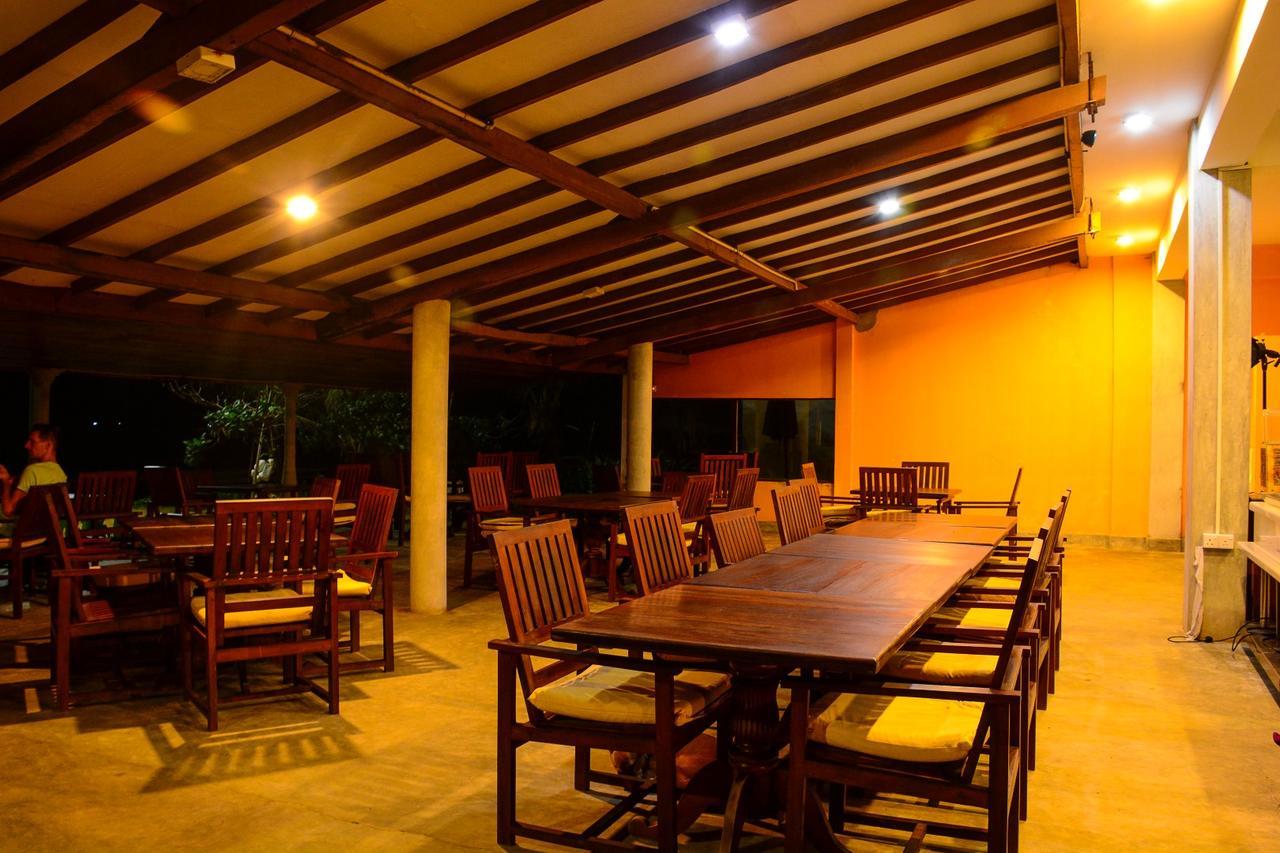 Ranmal Beach Hotel Hikkaduwa Ngoại thất bức ảnh