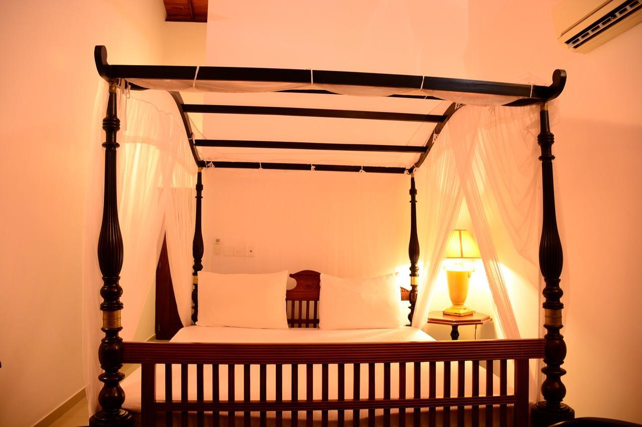 Ranmal Beach Hotel Hikkaduwa Ngoại thất bức ảnh
